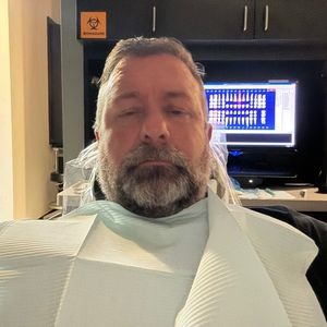 Meet your Posher, Dennis